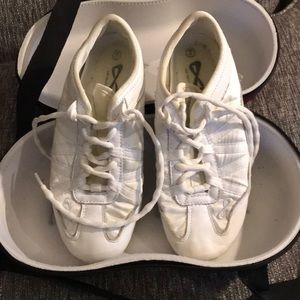 Nfinity Evolution Cheer Shoes with Case